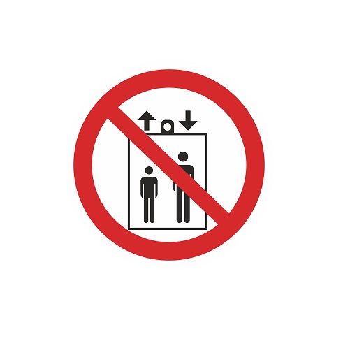 P 34 Запрещается пользоваться лифтом для подъема (спуска) людей
